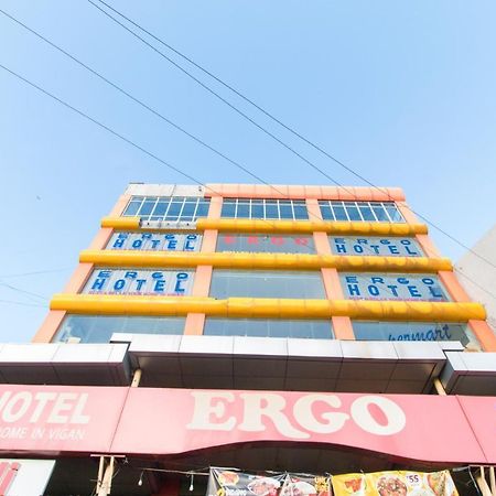 Reddoorz Plus Near Vigan City Commercial Center エクステリア 写真