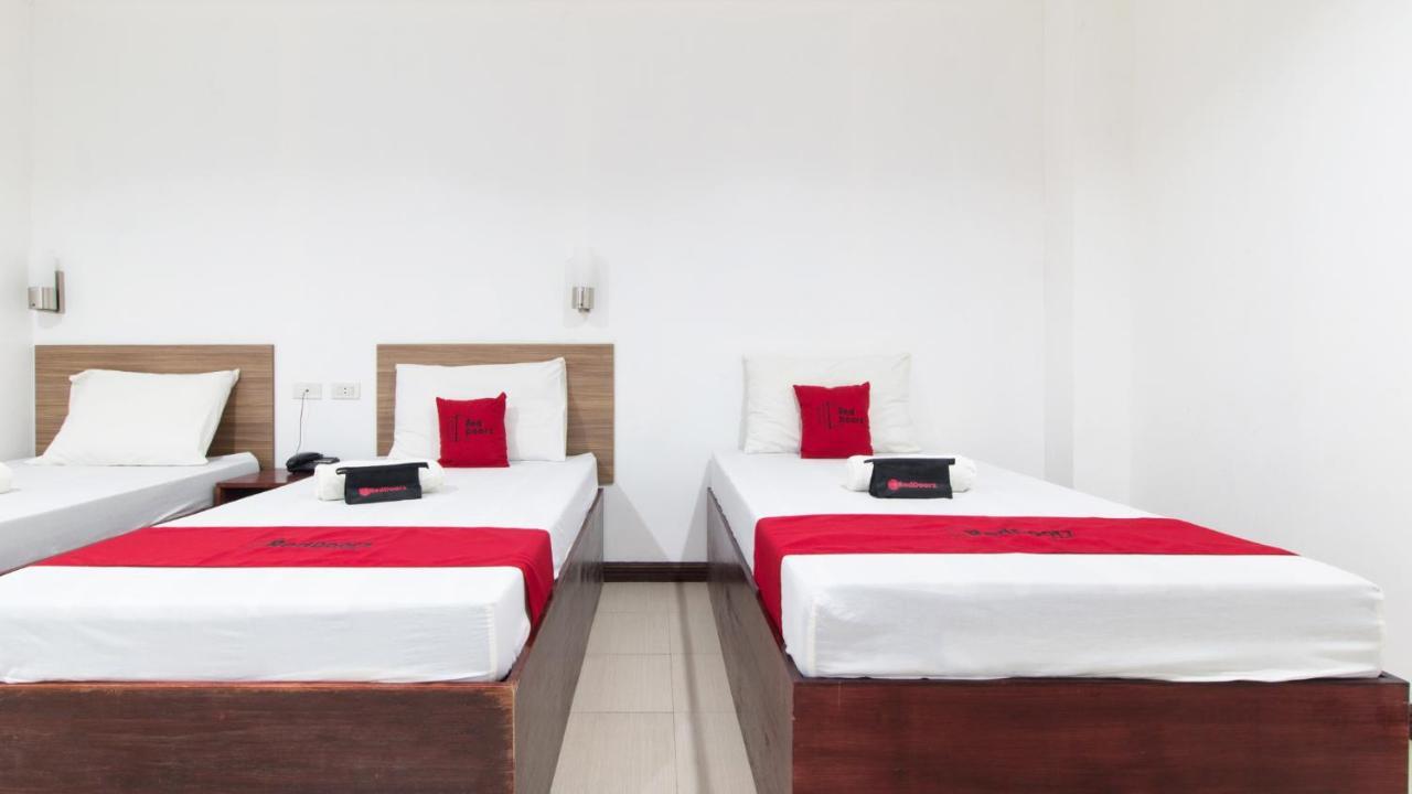 Reddoorz Plus Near Vigan City Commercial Center エクステリア 写真