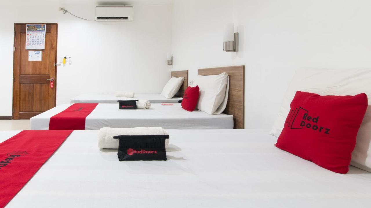 Reddoorz Plus Near Vigan City Commercial Center エクステリア 写真