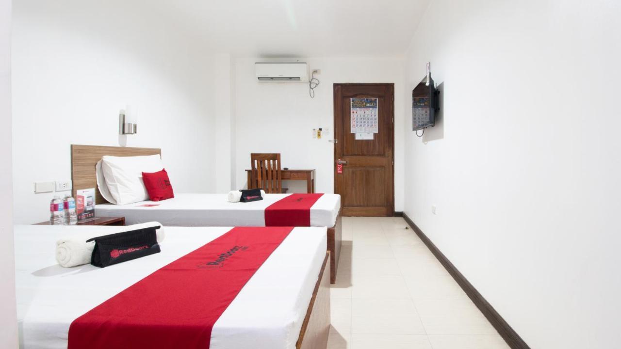Reddoorz Plus Near Vigan City Commercial Center エクステリア 写真