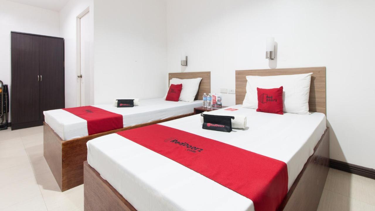Reddoorz Plus Near Vigan City Commercial Center エクステリア 写真