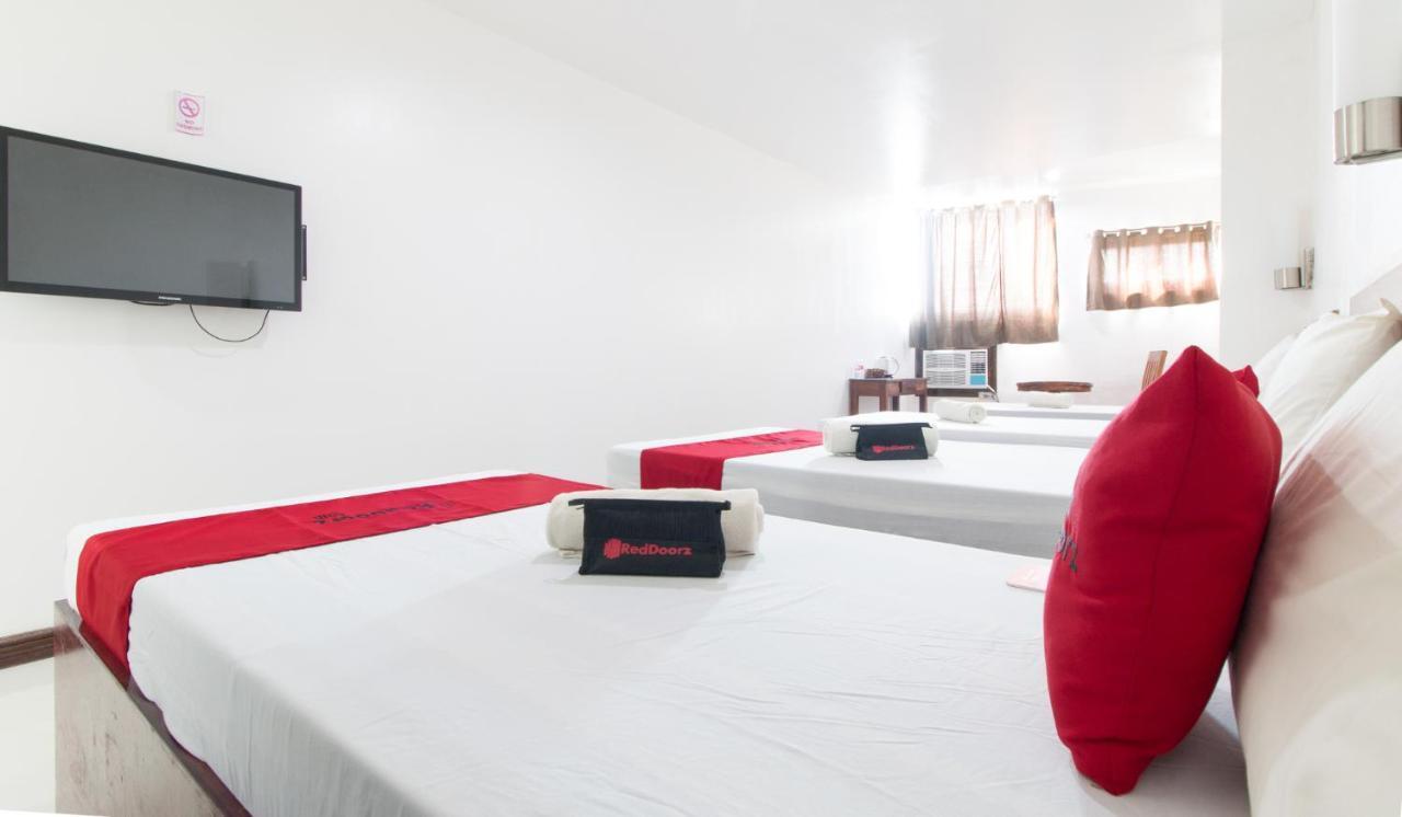 Reddoorz Plus Near Vigan City Commercial Center エクステリア 写真