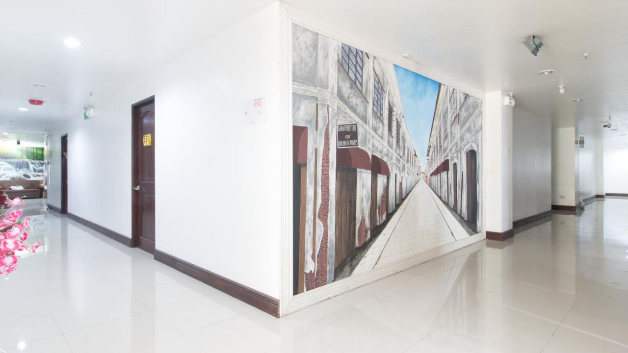 Reddoorz Plus Near Vigan City Commercial Center エクステリア 写真