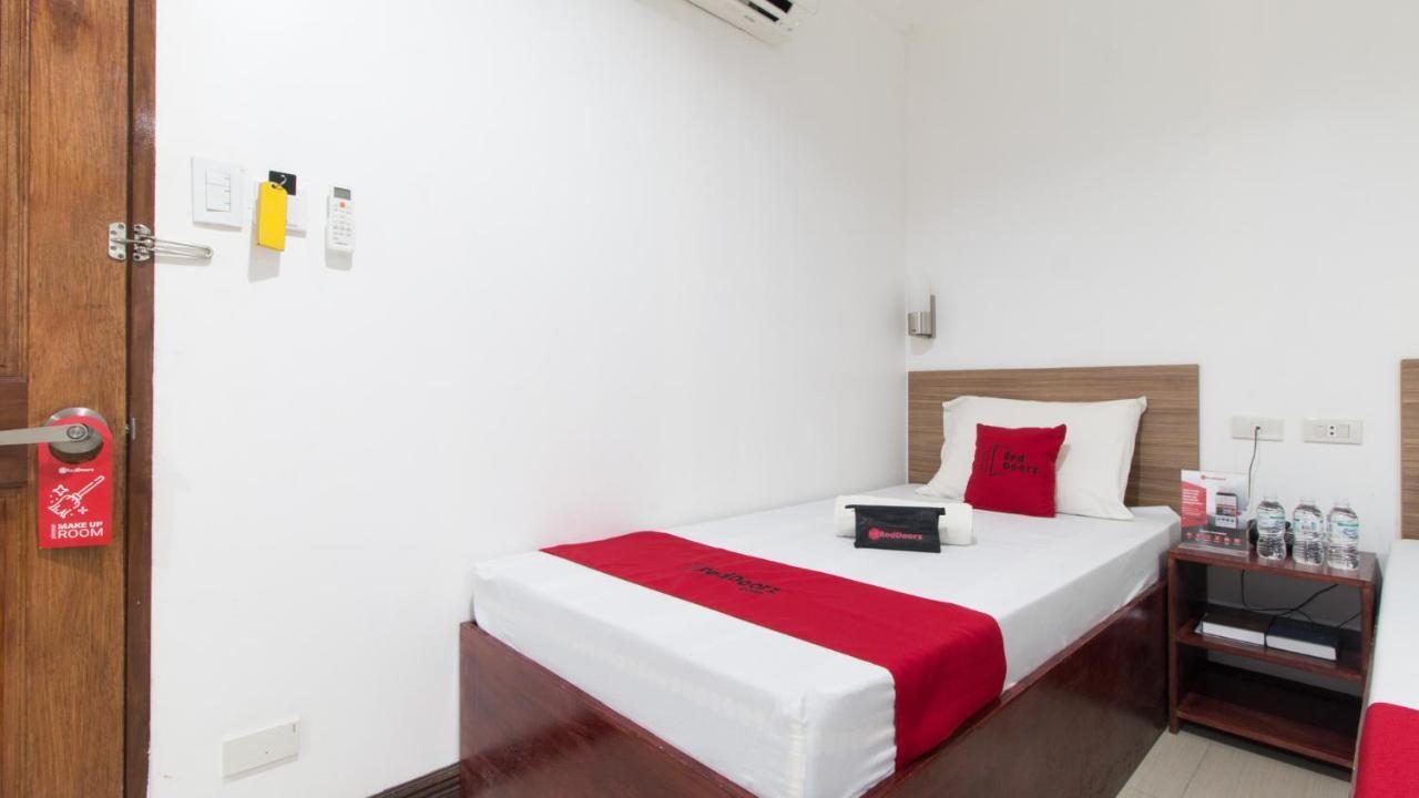 Reddoorz Plus Near Vigan City Commercial Center エクステリア 写真