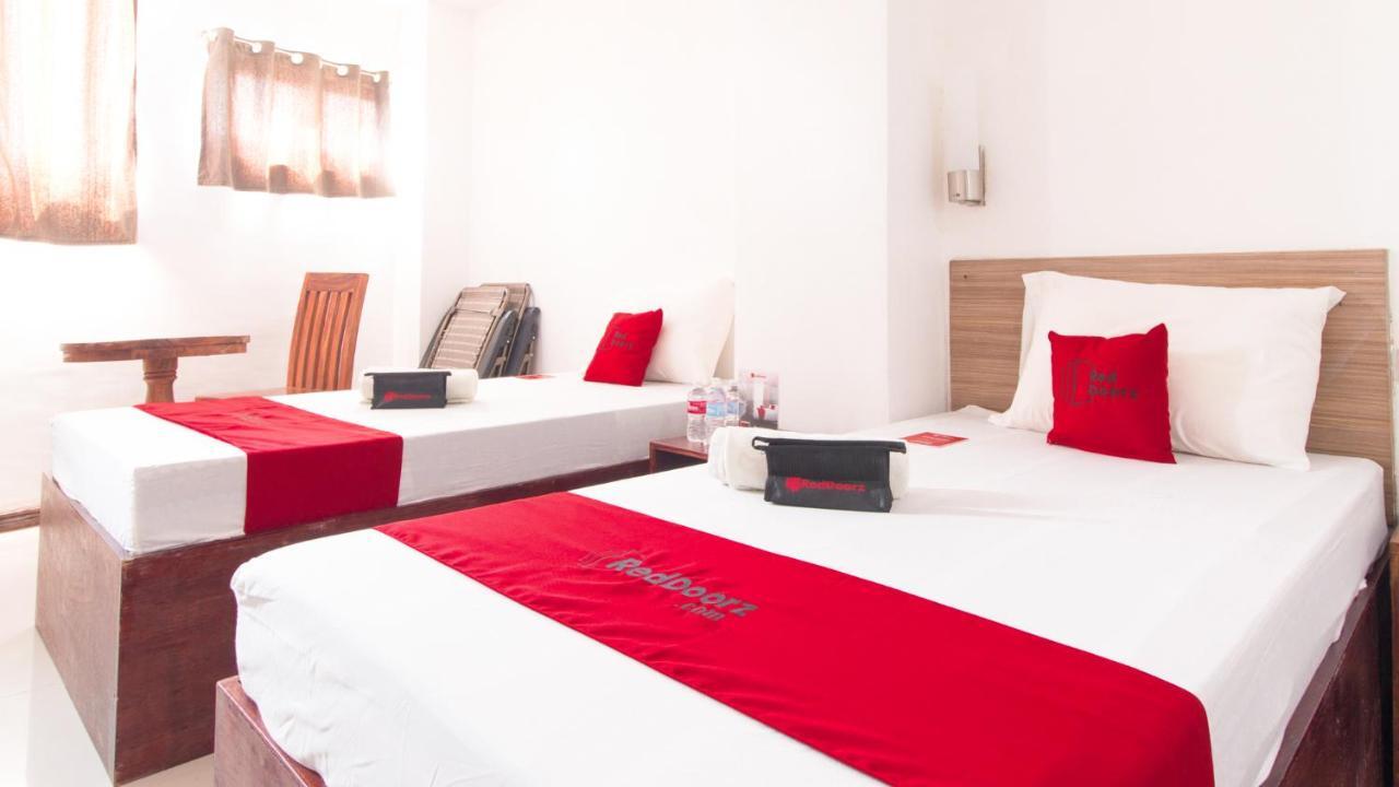 Reddoorz Plus Near Vigan City Commercial Center エクステリア 写真