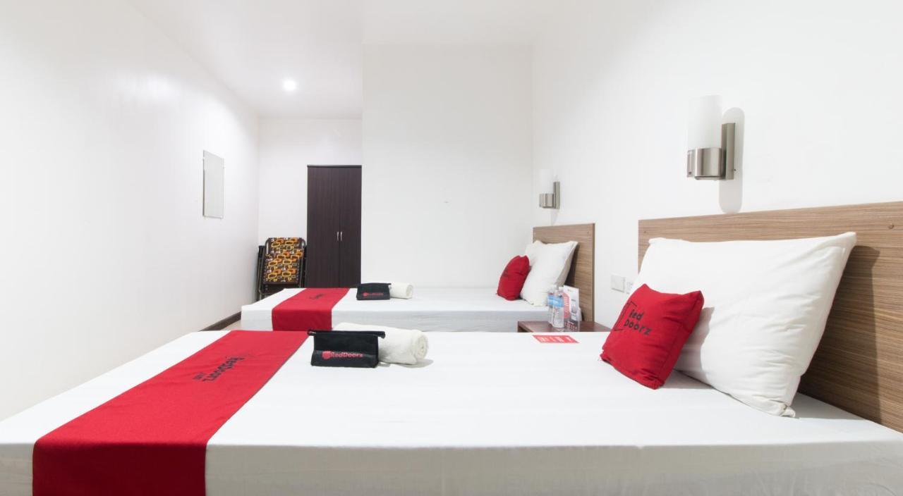 Reddoorz Plus Near Vigan City Commercial Center エクステリア 写真